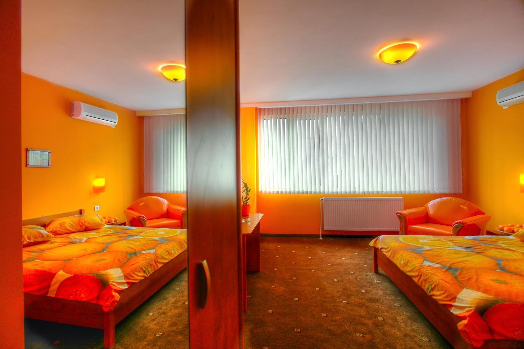 Family Hotel Mania สตาราซาโกรา ภายนอก รูปภาพ